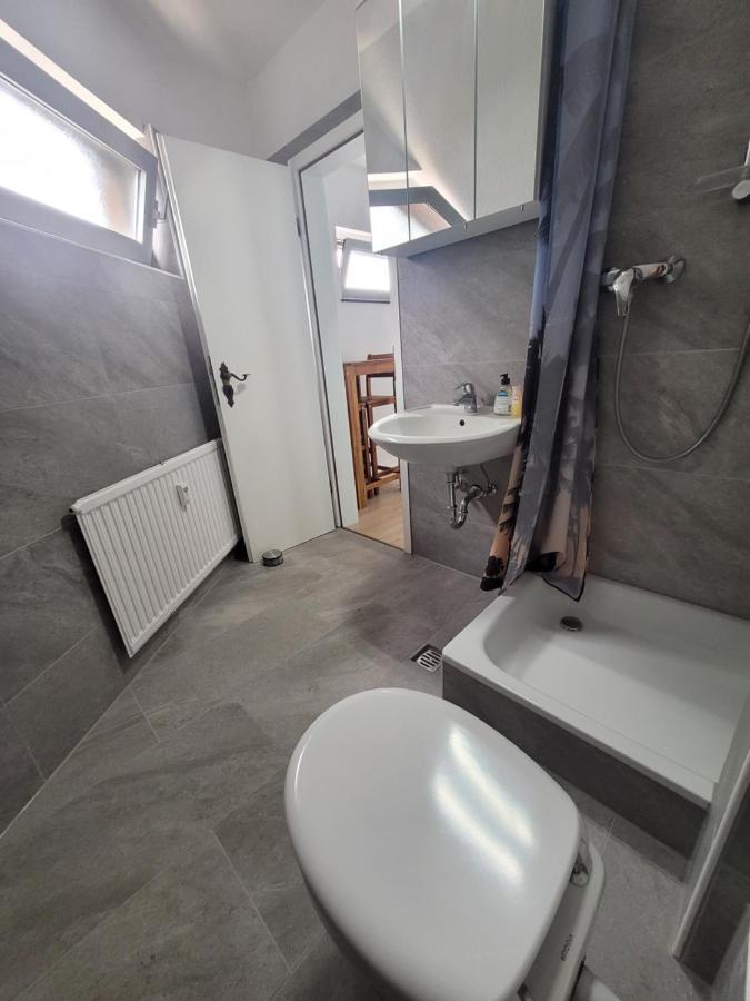 דיסלדורף Messezimmer Am Thewissenweg מראה חיצוני תמונה